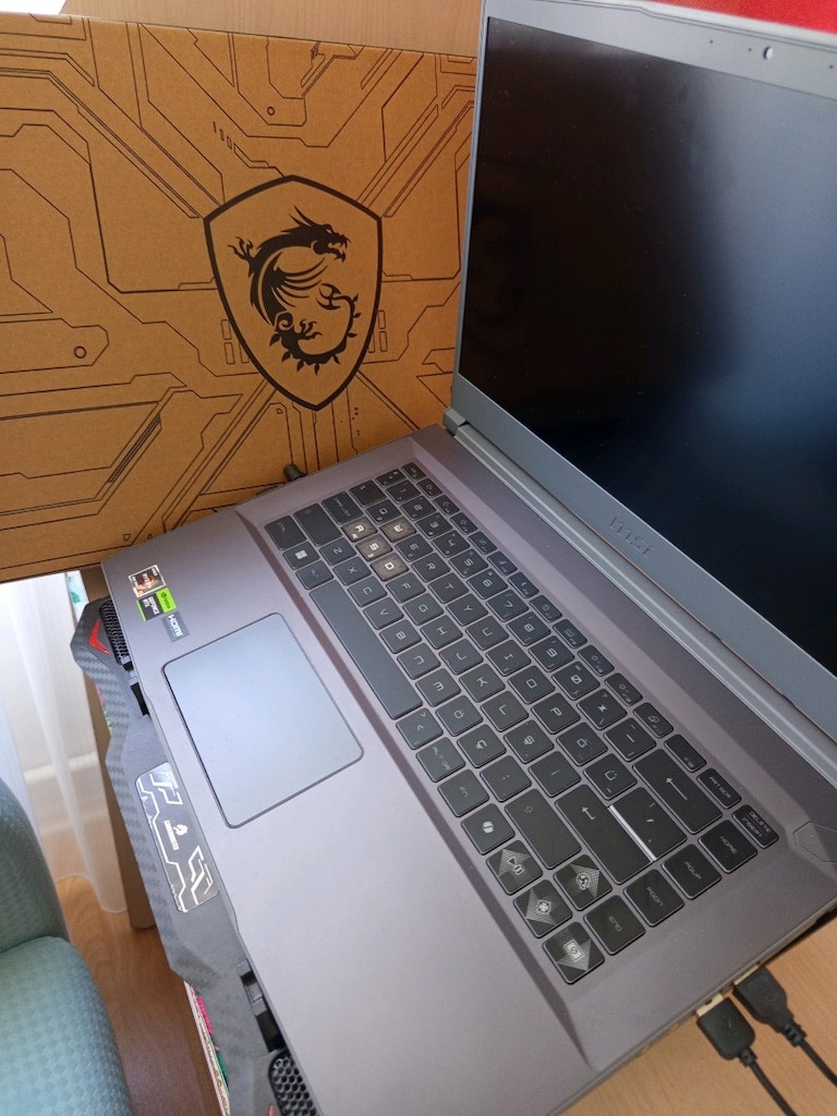 MSİ Oyuncu laptop - 6