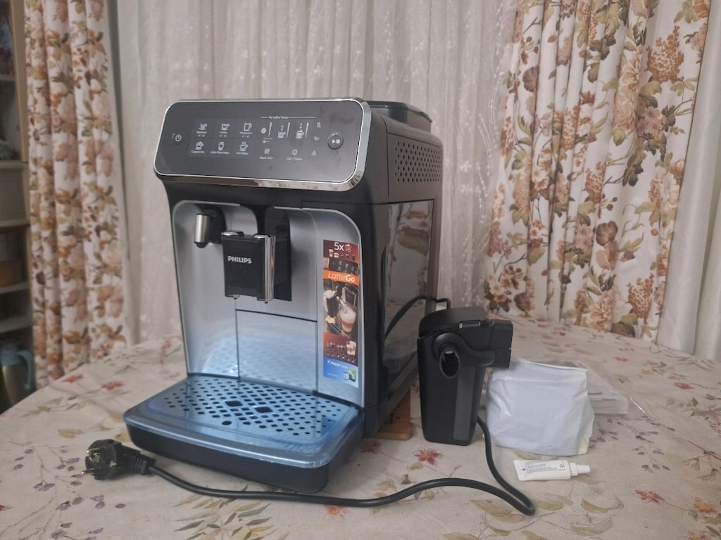 Sıfır. PHILİPS EP 3246 / 70 Tam otomatik kahve makınası - 3