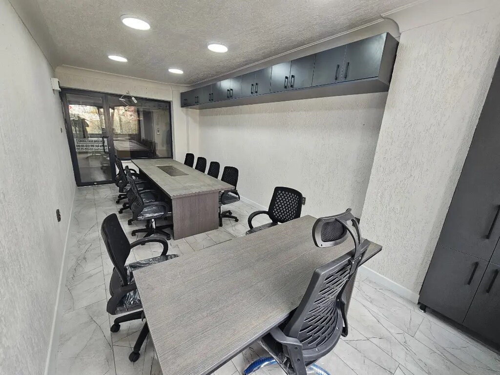 Ofis mobilyaları toplantı masası ve sandalyeleri sıfır ürün imalatan - 2