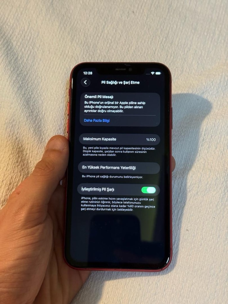 IPHONE 11 64 GB RED - 4