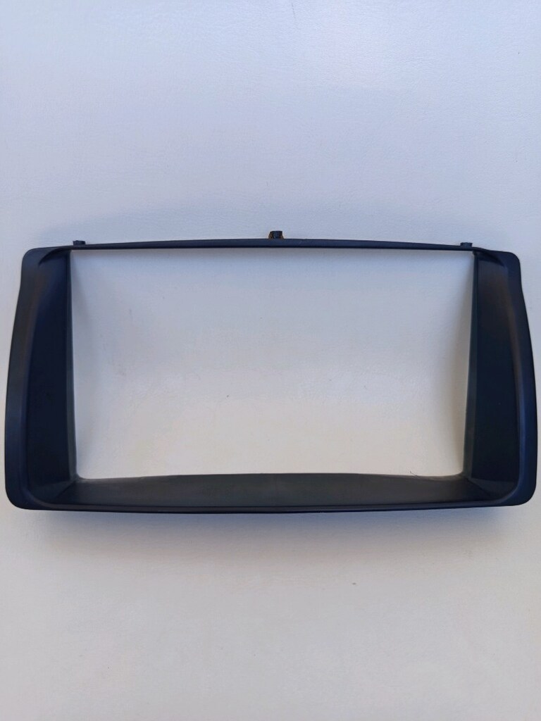Toyota Corolla 2002-2007 arası Android teyp çerçevesi - 2