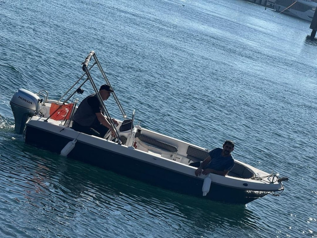 sahibinden Temiz ve tüm bakımları yapılmış tekne - 4