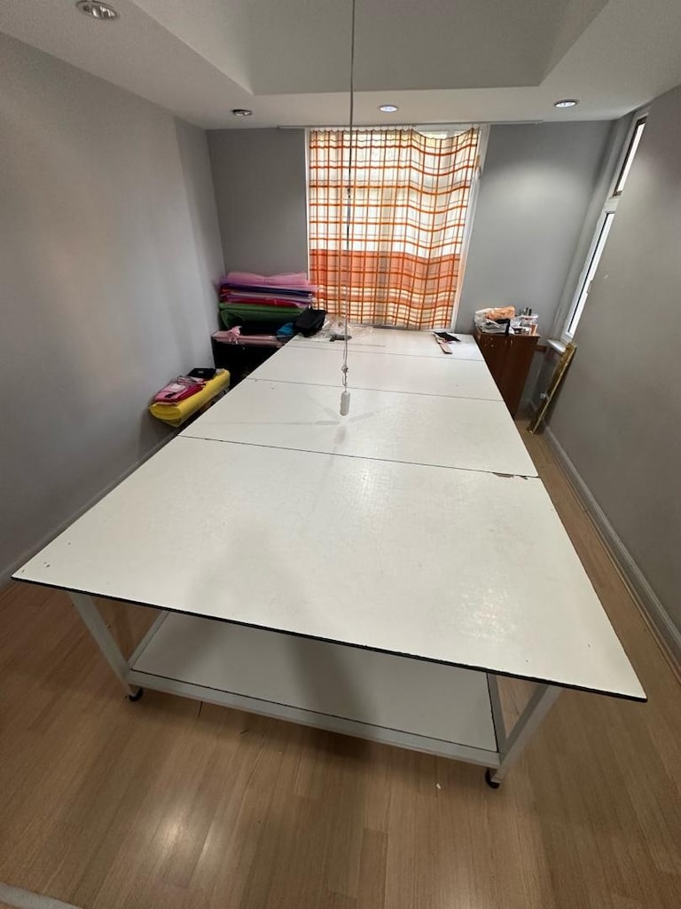Satılık Büyük Boy Kesim Masası (4x2 Metre) - Temiz ve Kullanıma Hazır - 2