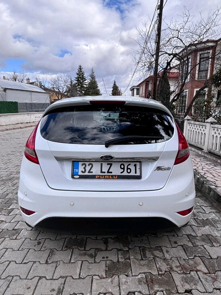 2012 fiesta titanium + - 3