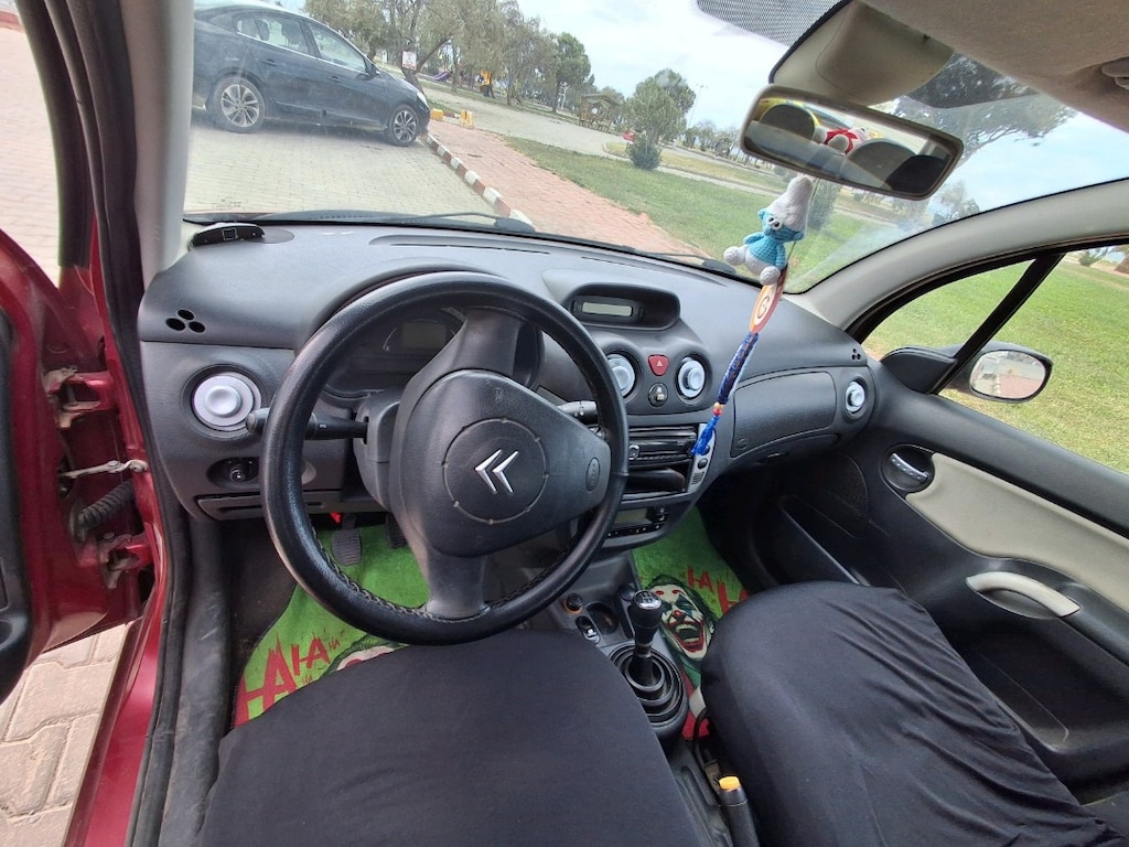 Kırmızı Citroen Araba - 10