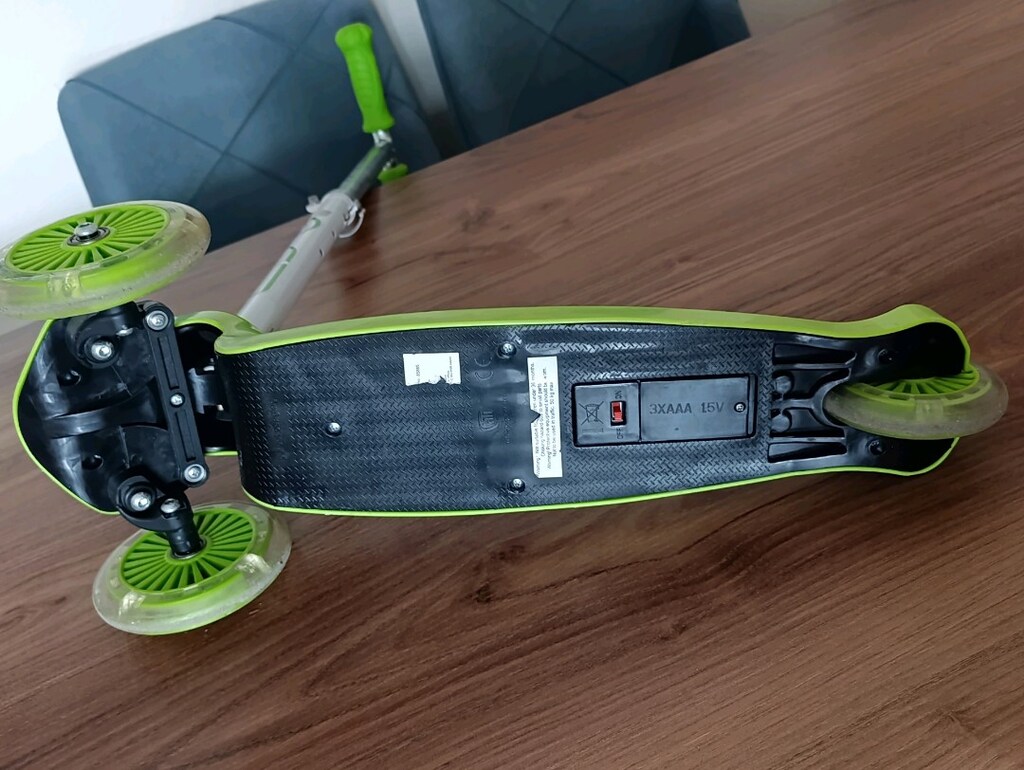 Evo 3 Tekerlekli Move'n Groove Işıklı Yeşil Scooter - 4