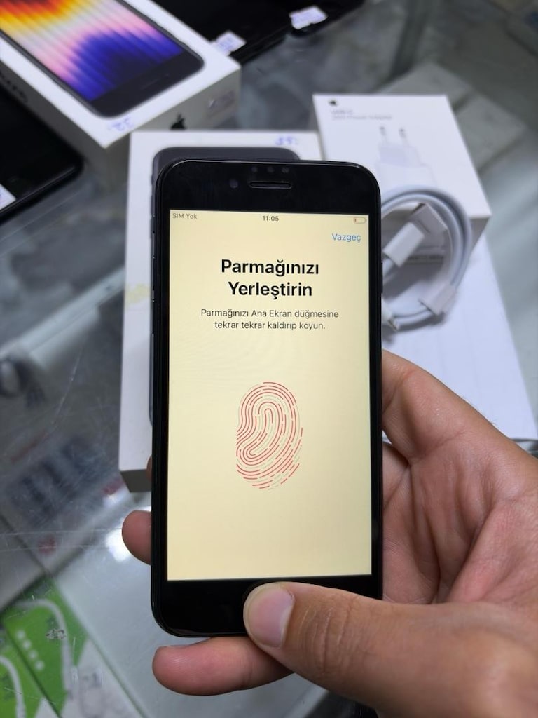 MÜHENDİSCELL’DEN İPHONE SE 3.NESİL İOS 18 PİL%85 KUTU FATURALI - 2