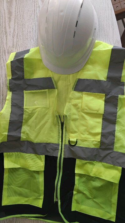 Baret ve yelek
