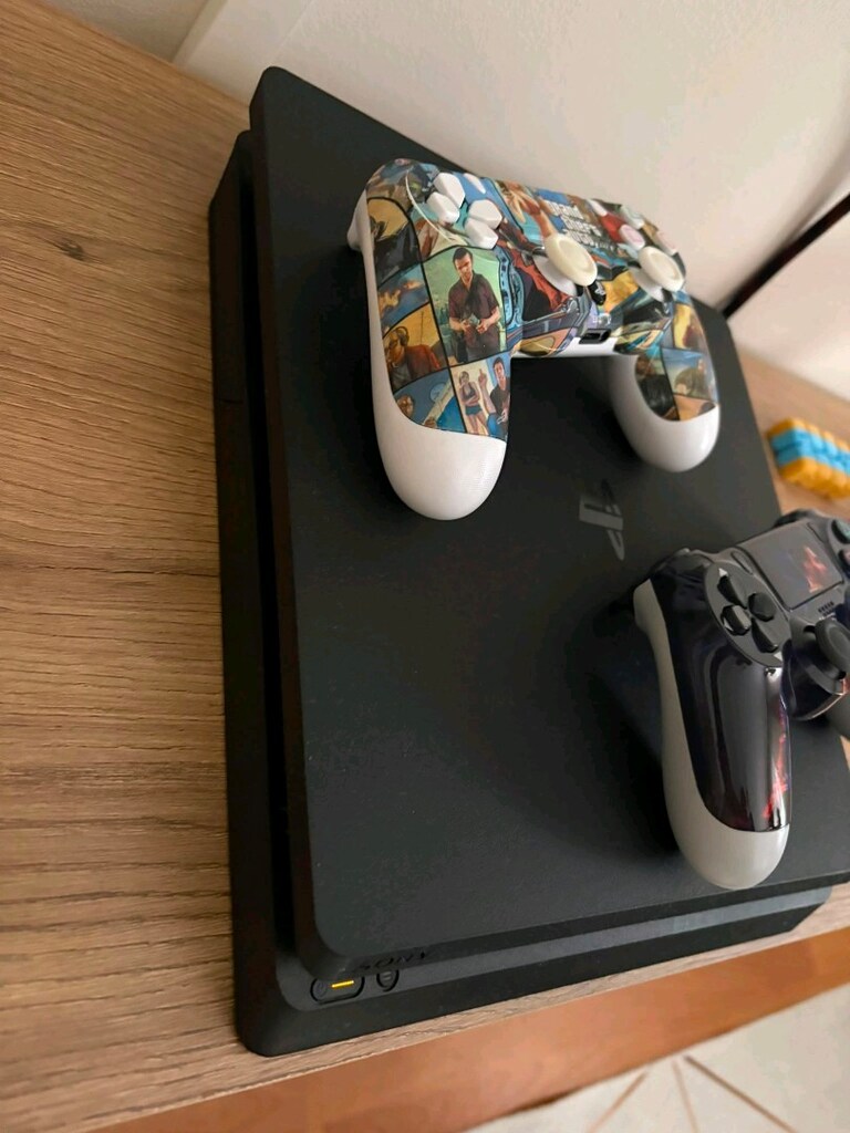 Play Station 4 Slim. 1 TB ●Temiz Sorunsuz. 2.el ●11.000 - 5