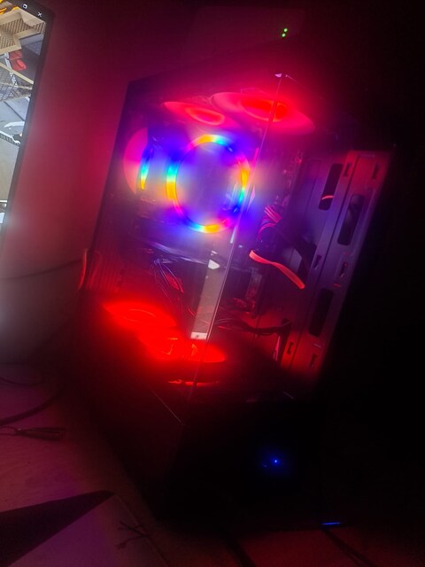 Acil Satılık Ryzen 7 5700X RTX 4060 16GB RAM Oyuncu Bilgisayarı