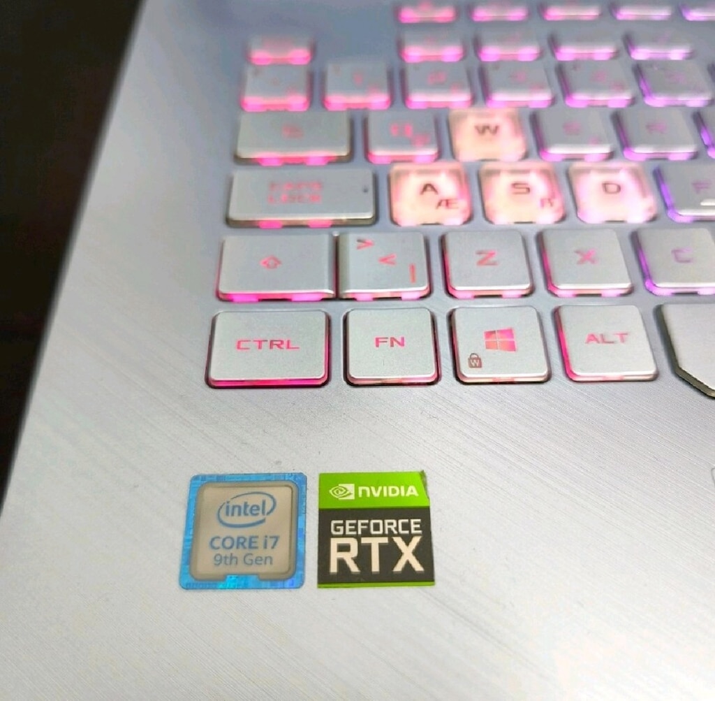 ASUS ROG STRIX / 8 GB RTX2070 / 16 Ram / İ7 İşlemci / 500 Ssd / 120 HZ - 5