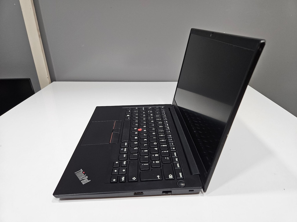 LENOVO THİNKPAD E14 - İ7 11.NESİL - 16 GB RAM- MX 450 2 GB - 3