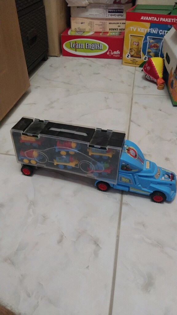 Thomas Tren tırı içinde 12 adet vagon mevcut - 3
