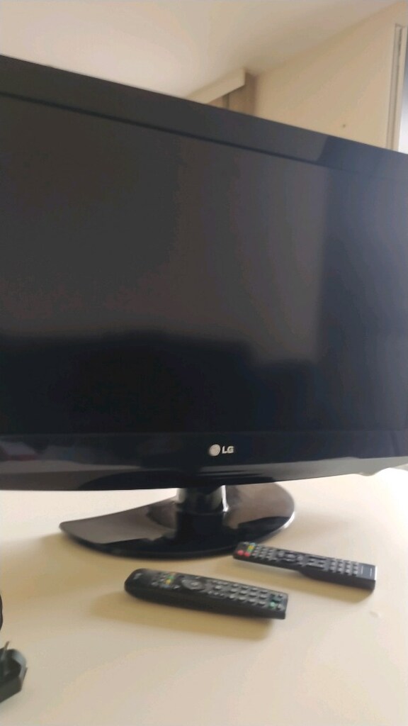 LG marka 70 cm eninde TV - 10