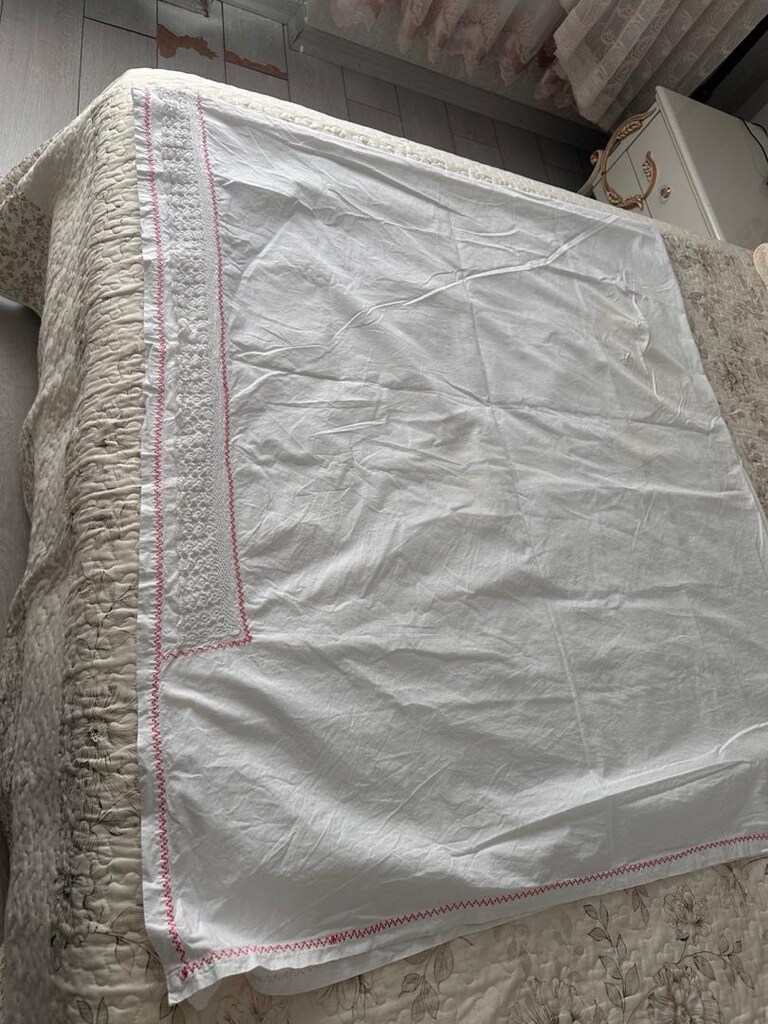 Dantelli Pembe İnce Dikişli Beyaz Örtü - 2