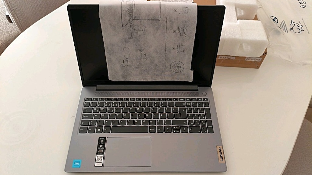 lenovo IdeaPad Slim 3 15IAN8 82XB009HTX N100 4 GB 128 GB SSD UHD Graph - 2