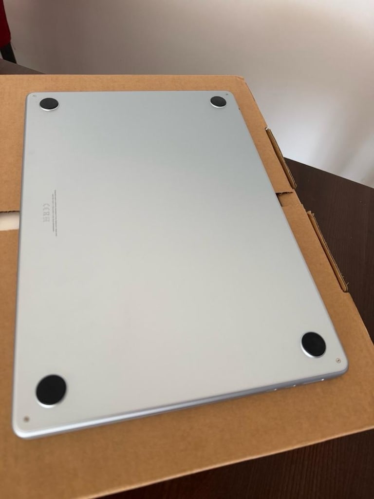 MacBook Air M4 15 inç - 2