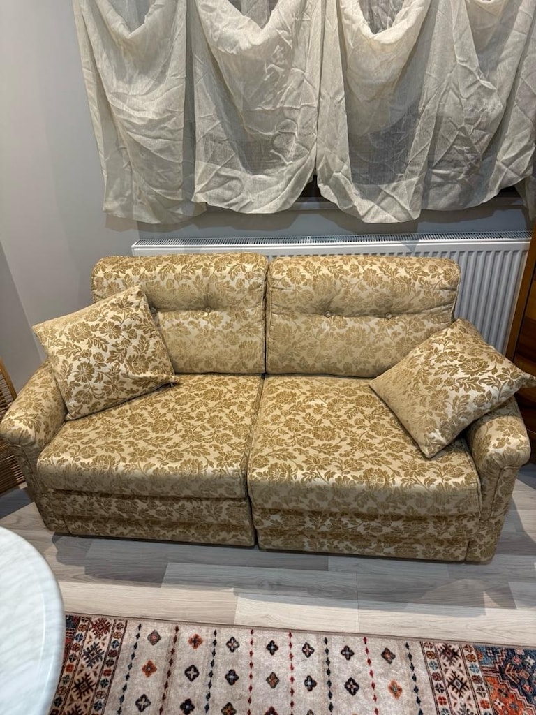 Fransız Taşra (Provincial) Tarzı Şık Bej-Altın Salon Takımı - 2
