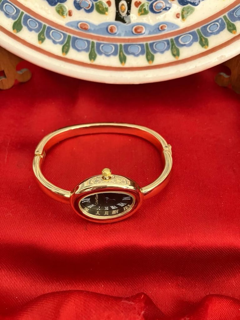 Cartier Altın Tonlu kelepçe kordonlu Oval kadın Saat - 3