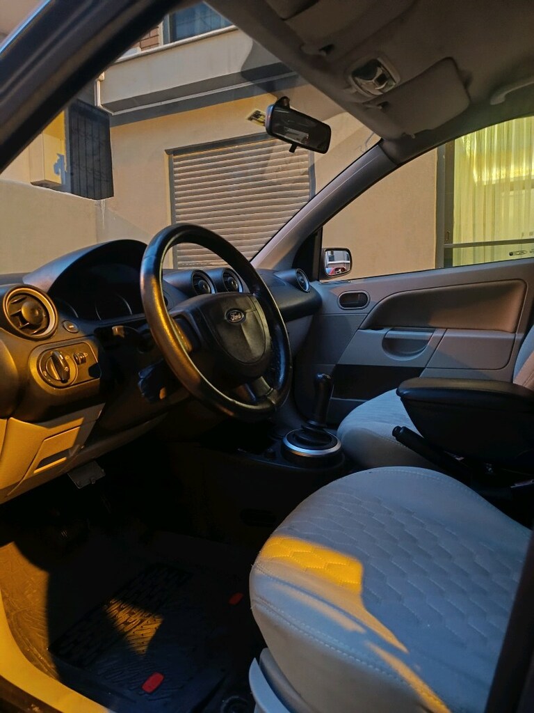 Sahibinden Değişensiz Otomatik Ford Fiesta Klimalı 1.4 Dizel 2005 MdL - 10