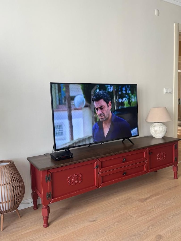 180 cm Özel Yapım Vintage Bordo Ahşap TV Sehpası – Klasik Tasarım - 2