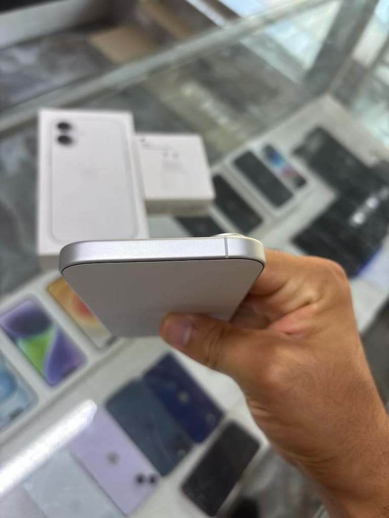 MÜHENDİSCELL’DEN YURTİÇİ İPHONE 17 256 GB SIFIR BEYAZ - 8