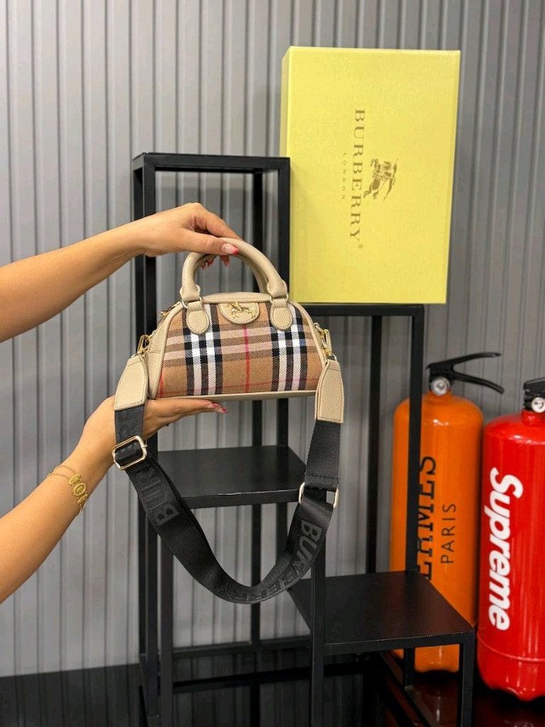 BURBERRY HAND A KALİTE TOPTAN SATIŞLA DÜNYANIN HER YERİNE KARGO - 2