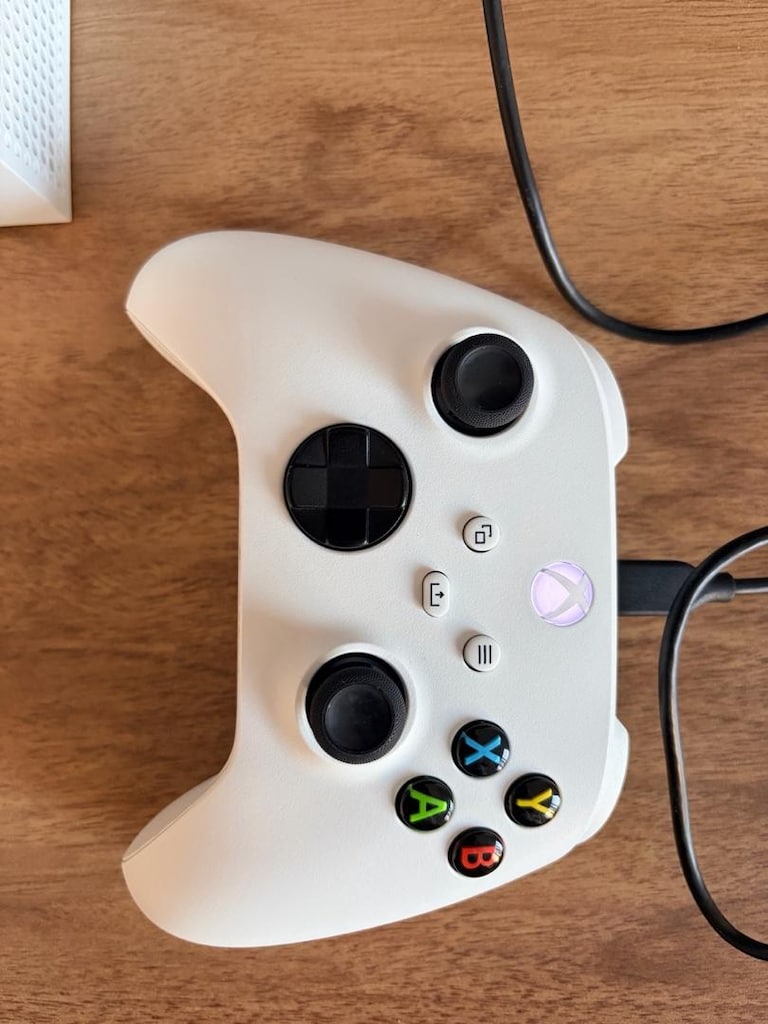 Xbox Series S + 2 Orijinal Kol + Şarjlı Pil Kiti - 6