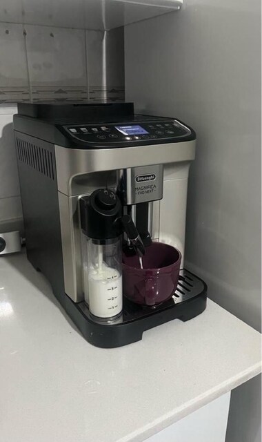 Yepyeni DeLonghi Kahve Makinesi
