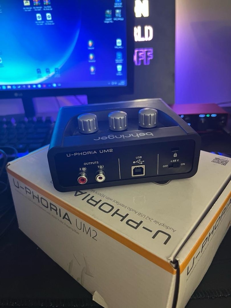 Behringer Uphoria UM2 SORUNSUZ TERTEMİZ 0 GİBİ! - 2