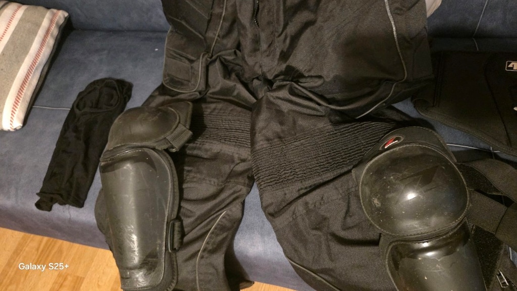 motorcu kıyafet ve kask seti - 3