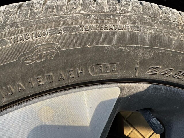 245 45 R20 lastik