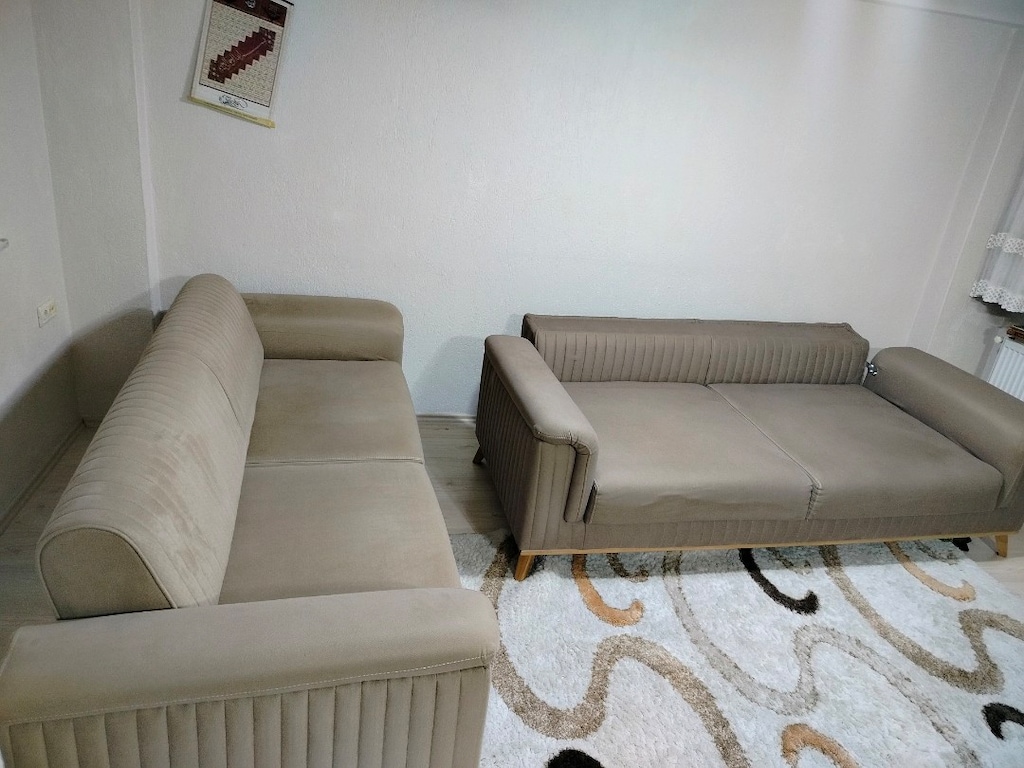 koltuk takımı 3 lü 3 adet en başlıklar dahiln230 cm oturma alanı 180 - 2