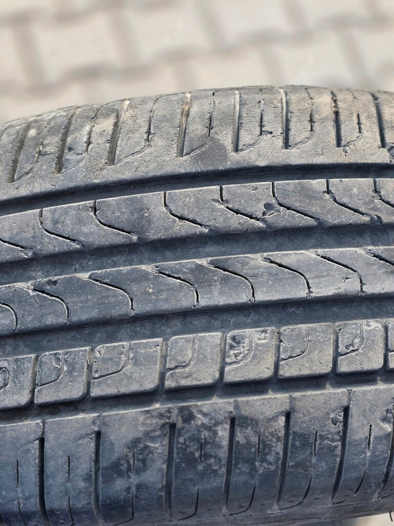 Run Flat Araç lastiği 245/45/18 - 2