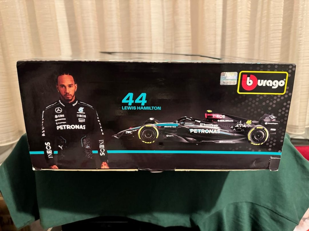 Mercedes Burago 1:43 F1 Yarış ve Pit Ekibi Diecast Seti - 9