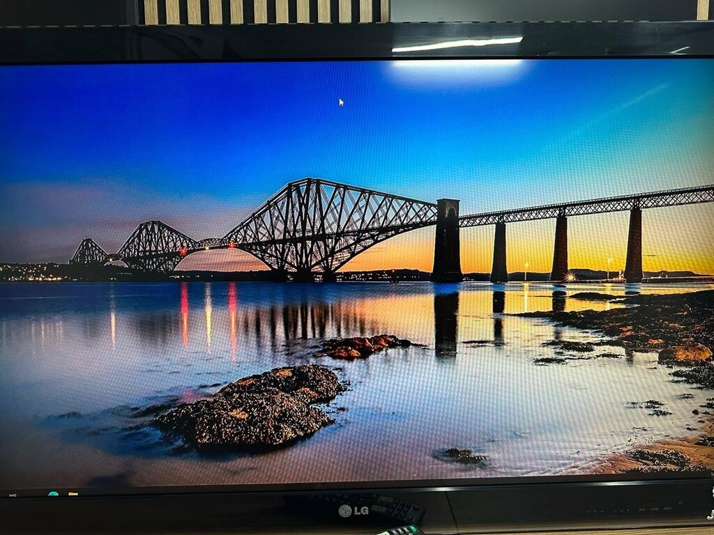 LG 42” LCD TV 42LK450 - 4