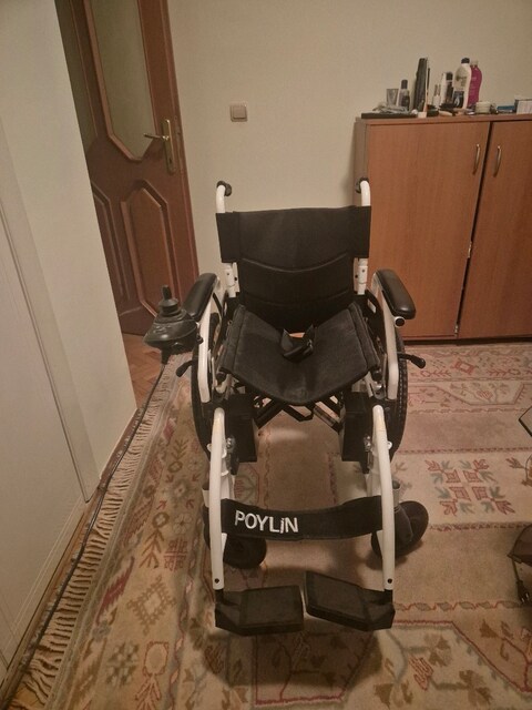 Akülü tekerlekli sandalye