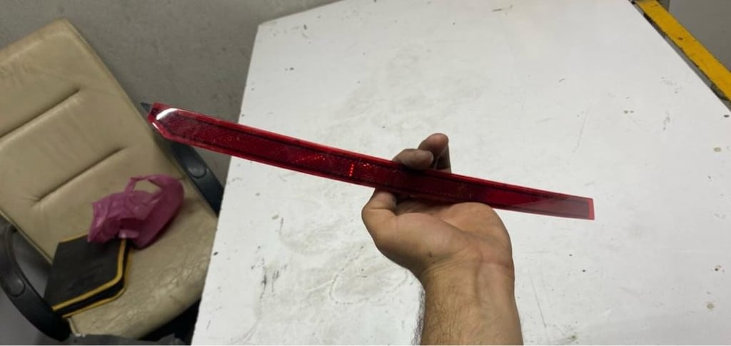 Volkswagen Passat b8 arka tampon reflektörü - 2