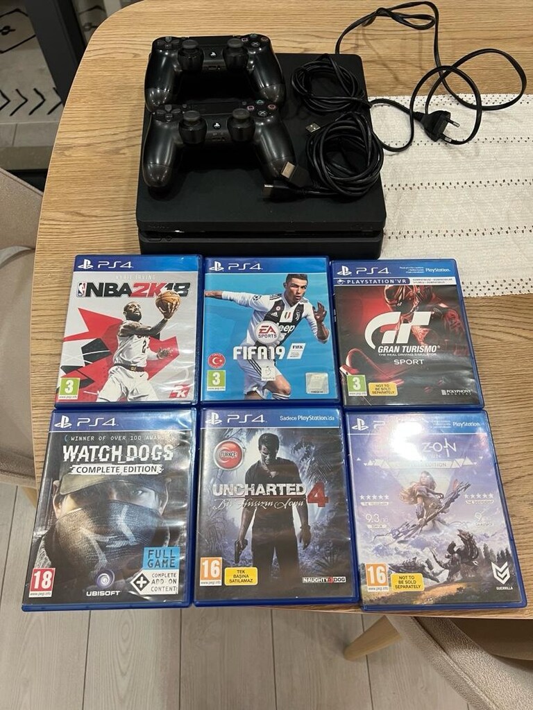 ps4 Slim - 3