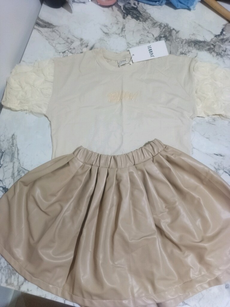 kolları tüllü bluz ve deri etek kız çocuk takım
