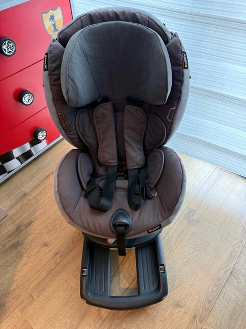BeSafe IZI COMFORT X3 isofixli 9-18 kg oto koltuğu.