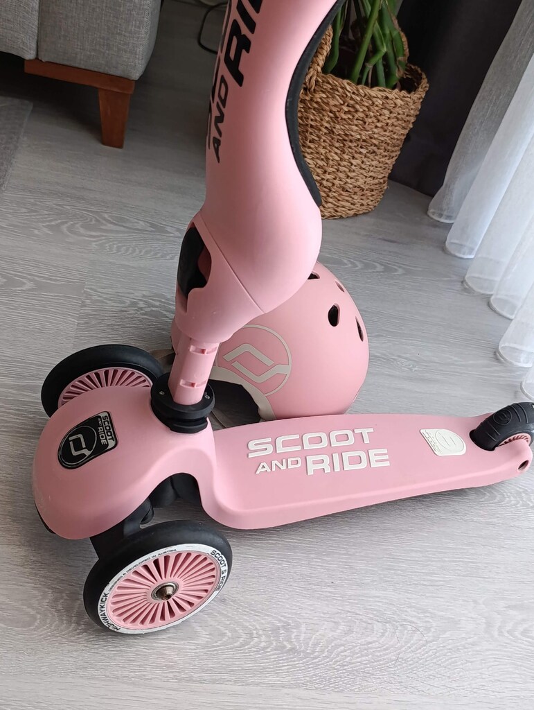 Scoot and Ride pembe oturaklı scooter ve kaskı - 7