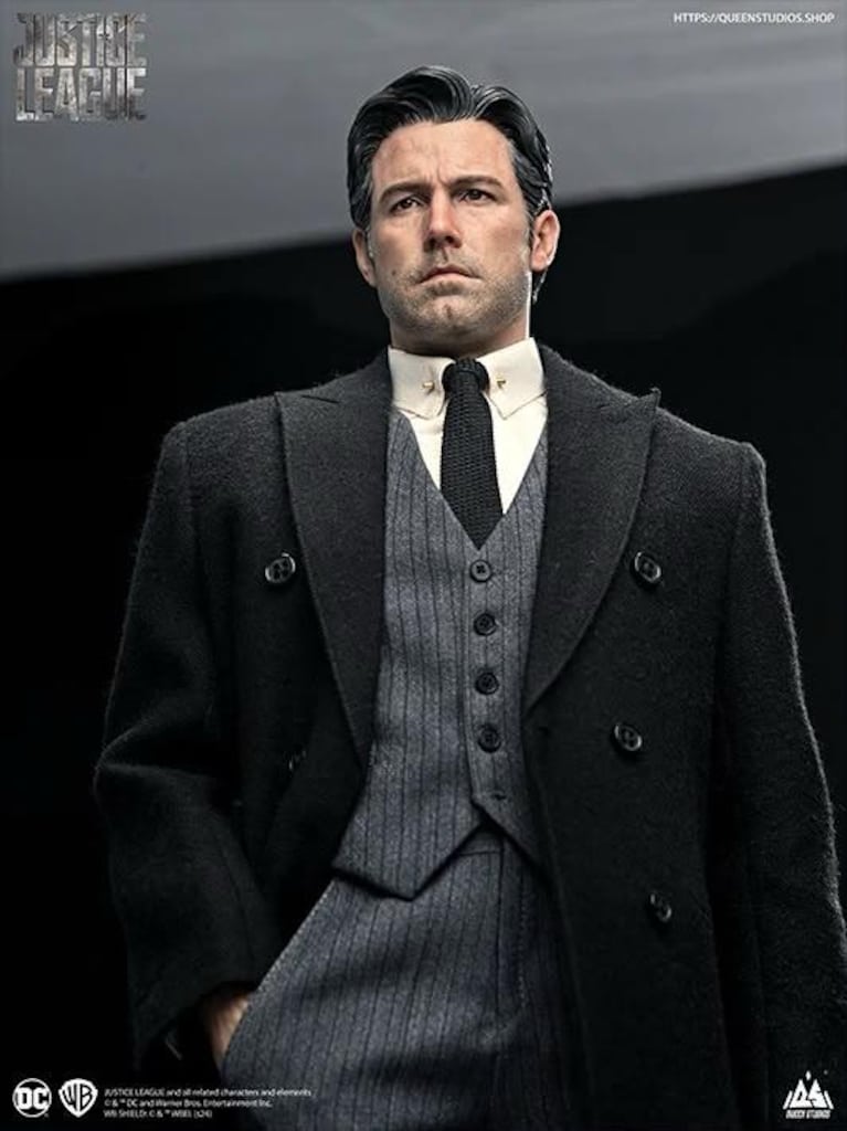 Bruce Wayne (Ben Affleck) 1/4 Scale Statue - 3