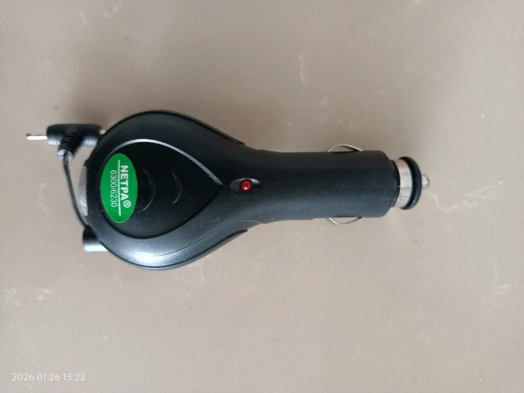 ESKİ VE YENİ CEP TELEFON ŞARJ ÇİHAZLARI VE KULAKLIKLA - 14