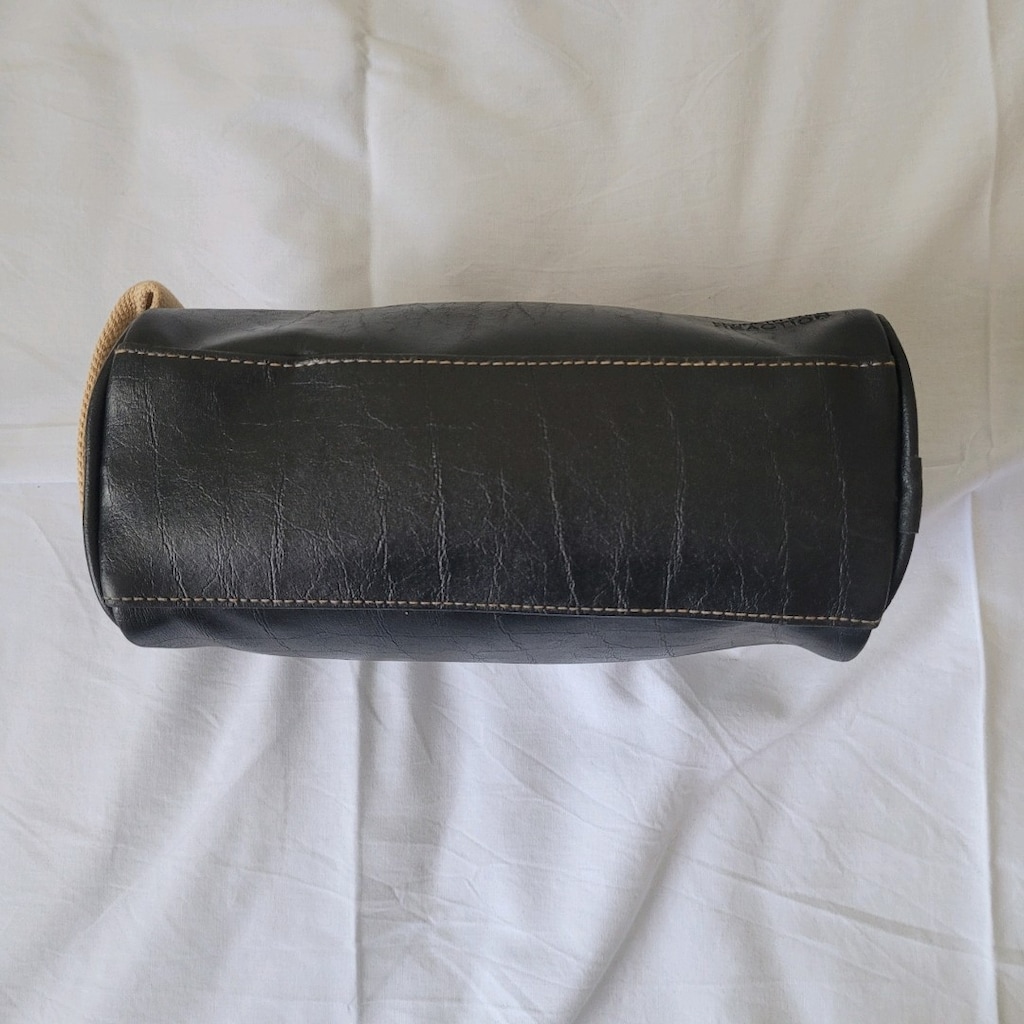 Orijinal Kenneth Cole 2 li Erkek Seti , Cüzdan ve Banyo Çantası - 12