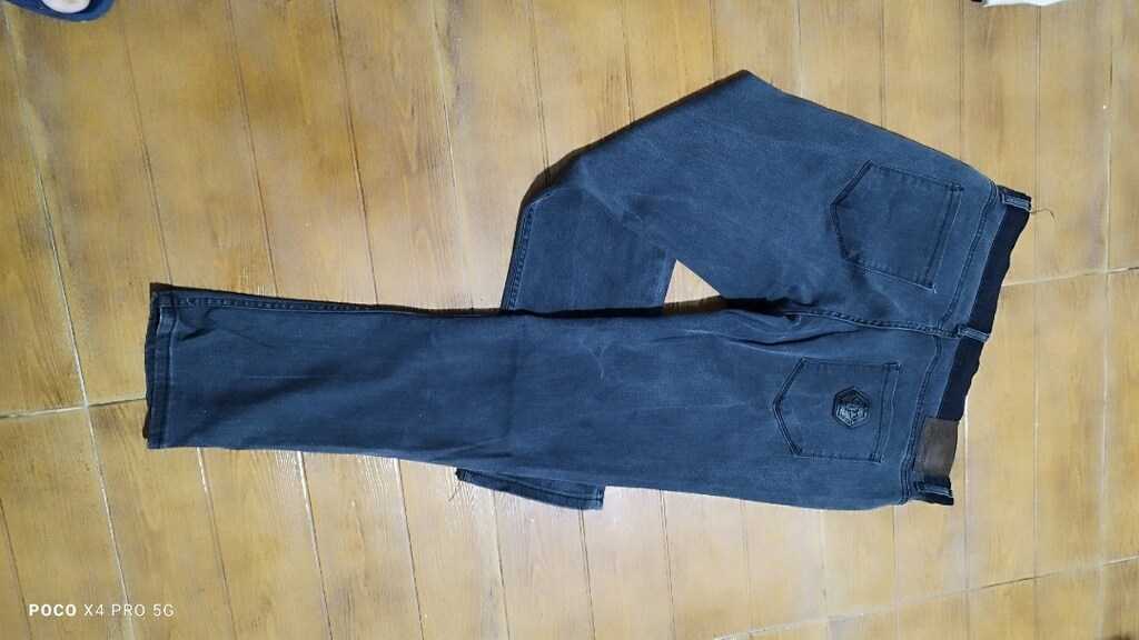 #Philip Plein likralı jeans pantolon..Eni çekilince 49  Boyu 105 - 4