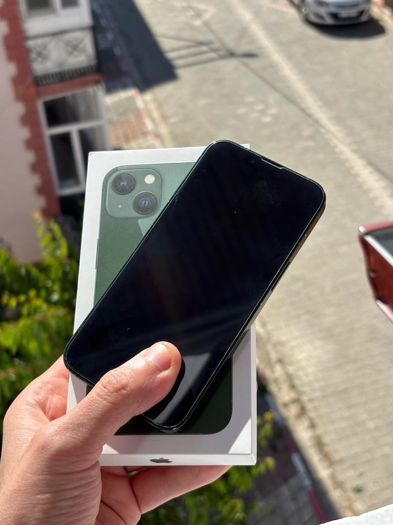 SAHİBİNDEN TERTEMİZ İPHONE 13