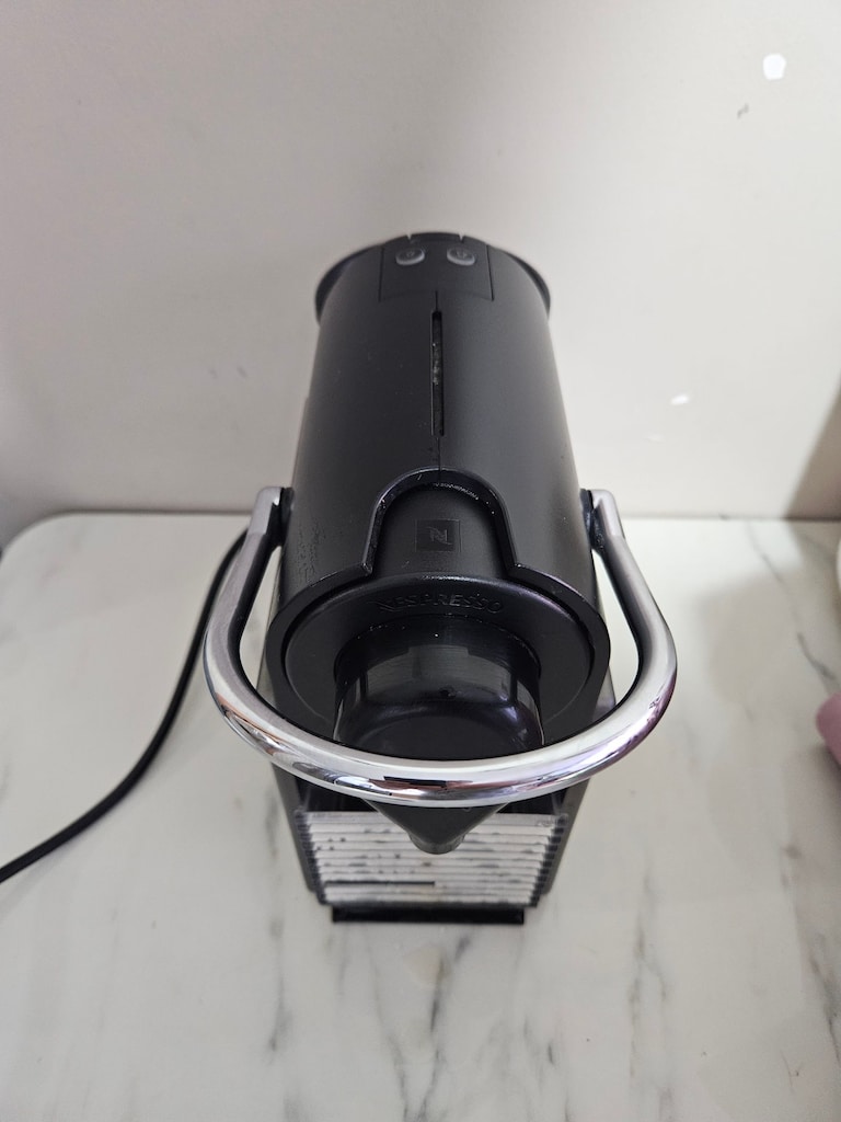 Orijinal Nespresso Pixie C60 Titan kapsüllü kahve makinesi. - 2