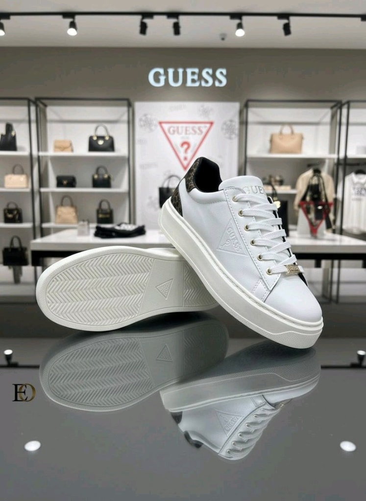 İLAN NO A 8 E O BAYAN GUESS SPOR AYAKKABISI