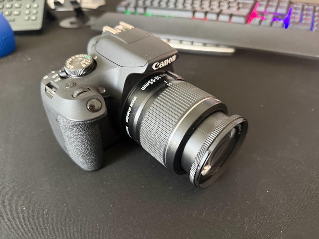 Canon EOS 2000D + 18-55mm DSLR Fotoğraf Makinesi